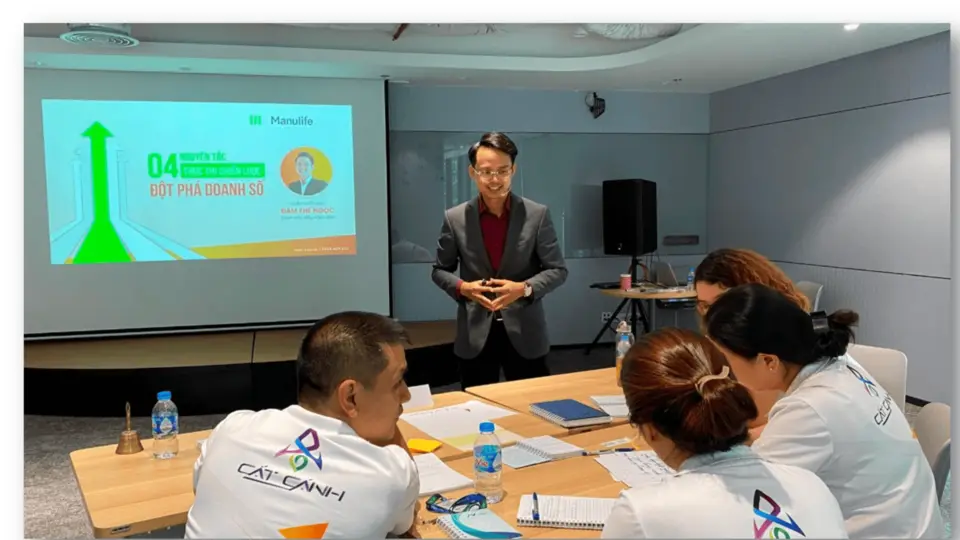 Buổi đào tạo của Đàm Thế Ngọc — MANULIFE XSALES